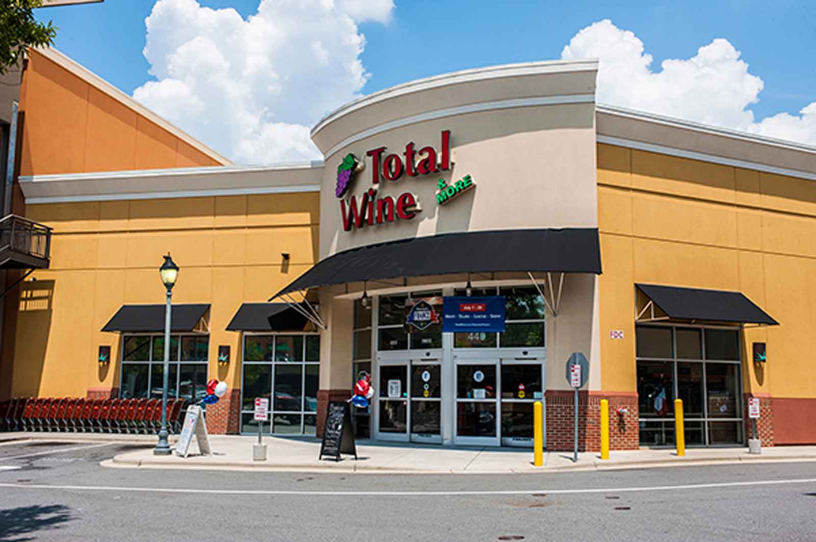 Exterior view of shopping center
