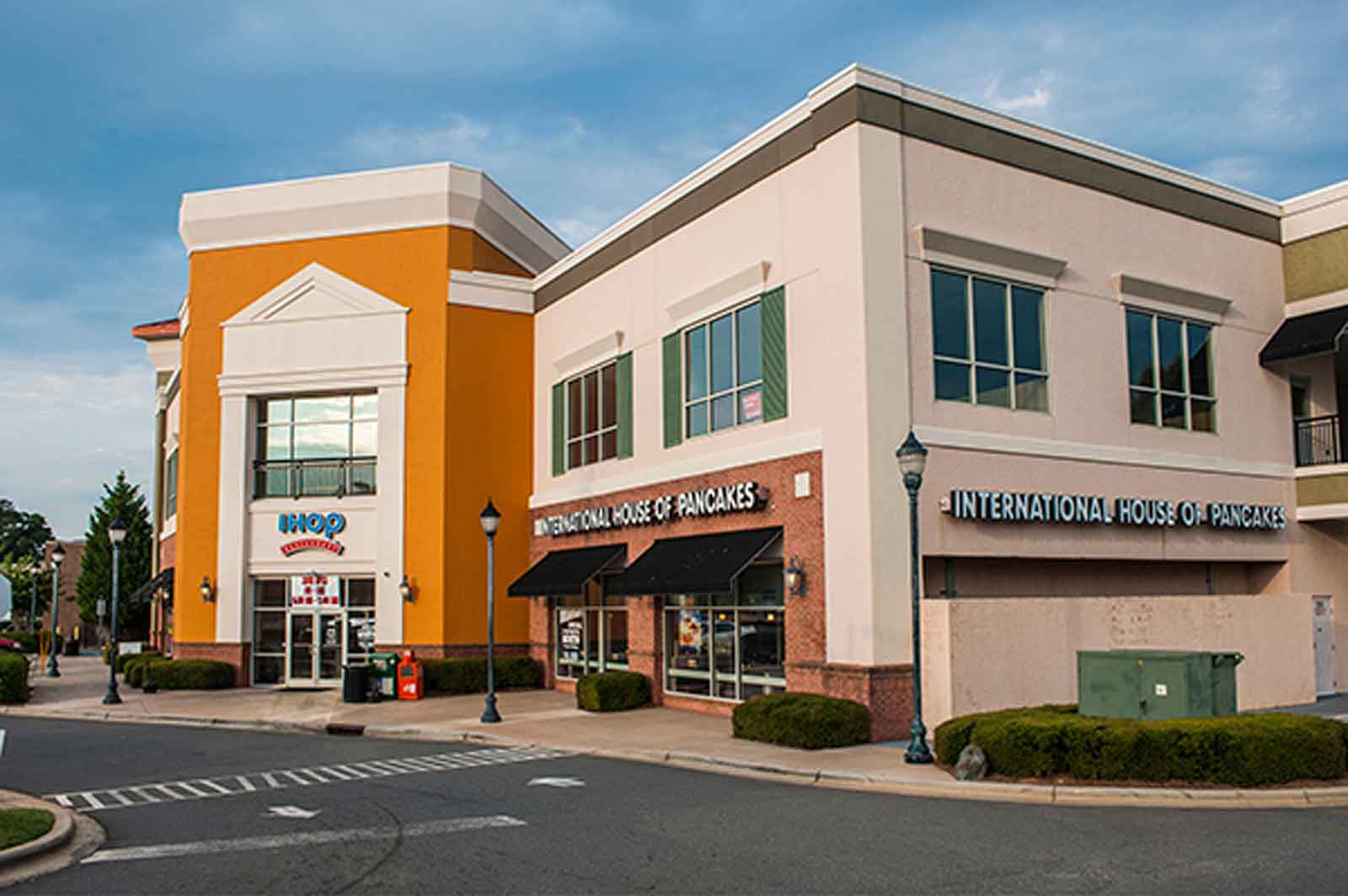 Exterior view of shopping center